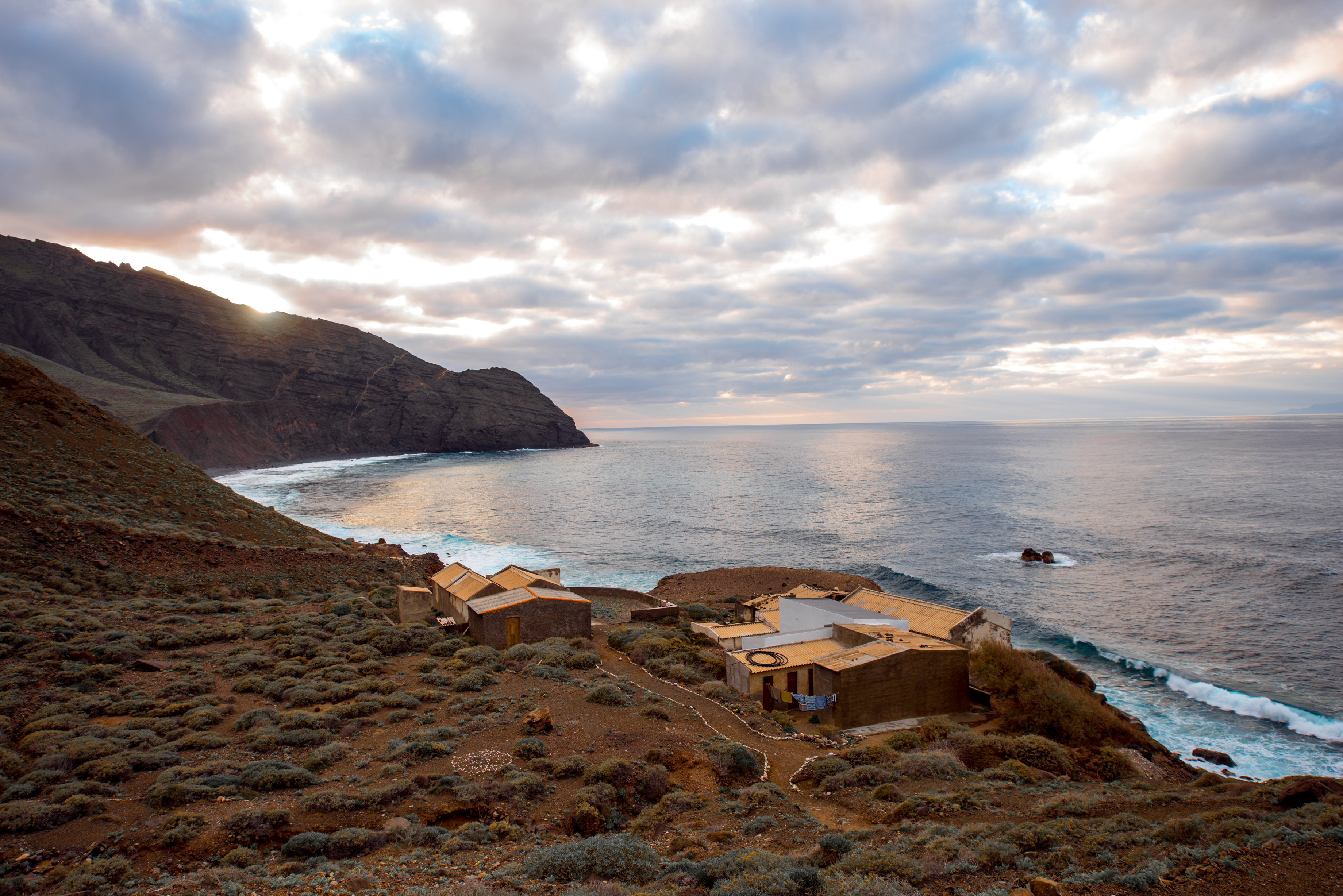 la-gomera-coastline-2022-05-18-16-11-37-utc